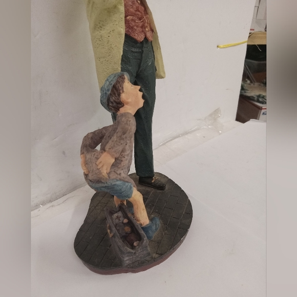 Dr. Preparing Shot for Young Boy Rare Vintage Sculpture Heavy Resin & Metal - Picture 2 of 12